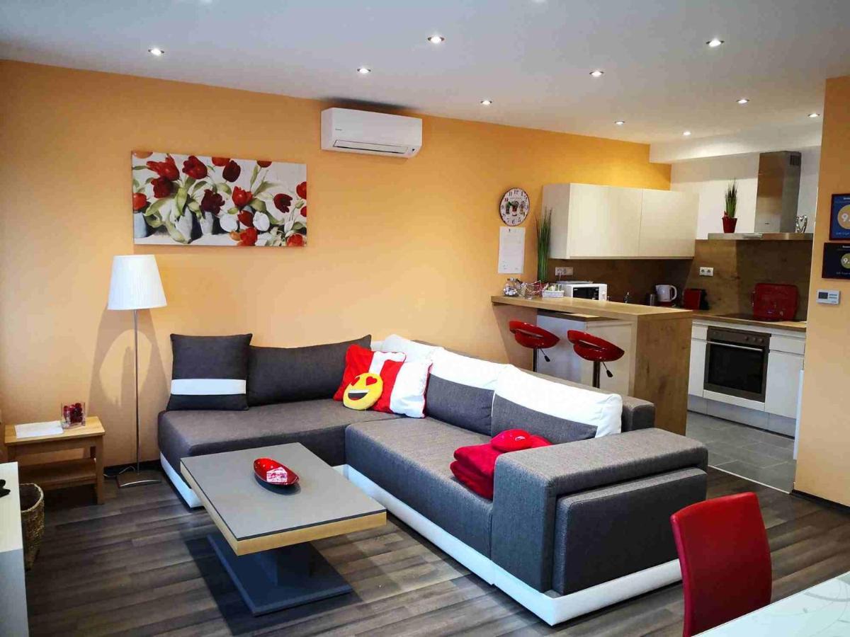 Sárvár Zafir Sziget Apartman מראה חיצוני תמונה